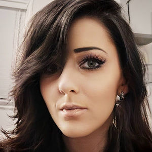 Meet your Posher, Christie